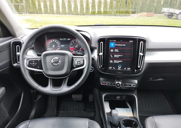 Volvo XC 40 cena 126000 przebieg: 34000, rok produkcji 2020 z Sandomierz małe 137